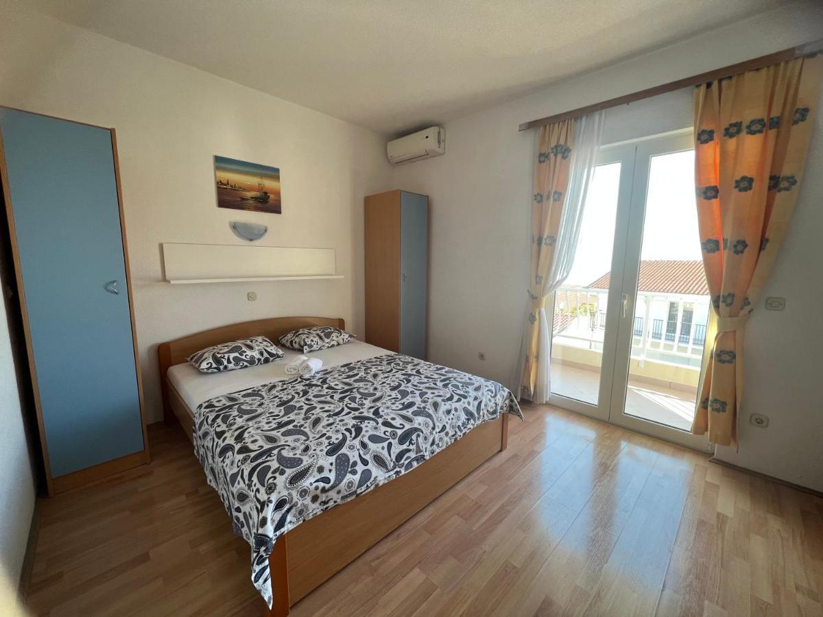 Apartments Jurisic Baska Voda Exterior photo
