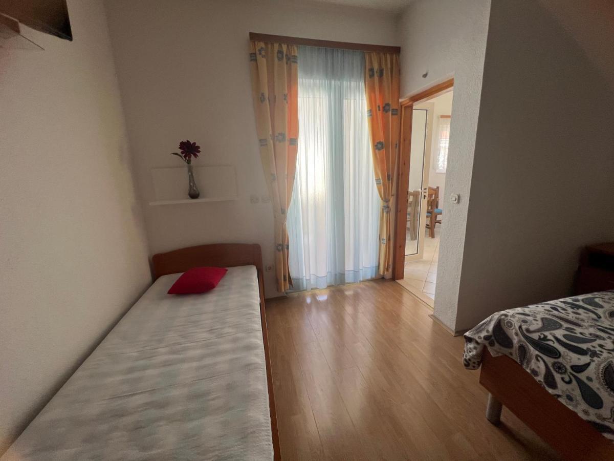 Apartments Jurisic Baska Voda Exterior photo